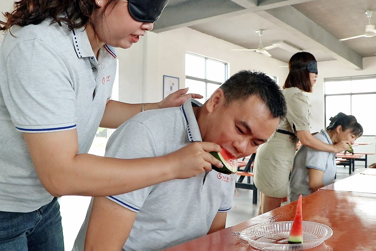 ���۳�����